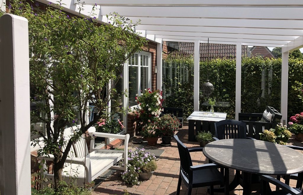 Terrassendächer mit Glas-Seitenwand für Wind- und Sichtschutz für Hamburg Terrassendach mit Glas-Seitenwand für Wind- und Sichtschutz